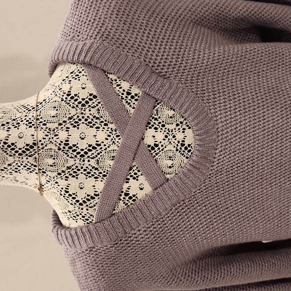 Derek Heart Batwing Sweater - Picture 6 of 9